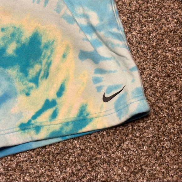 Nike Men’s Blue and Yellow Tie-Dye Shorts size M - Picture 3 of 11